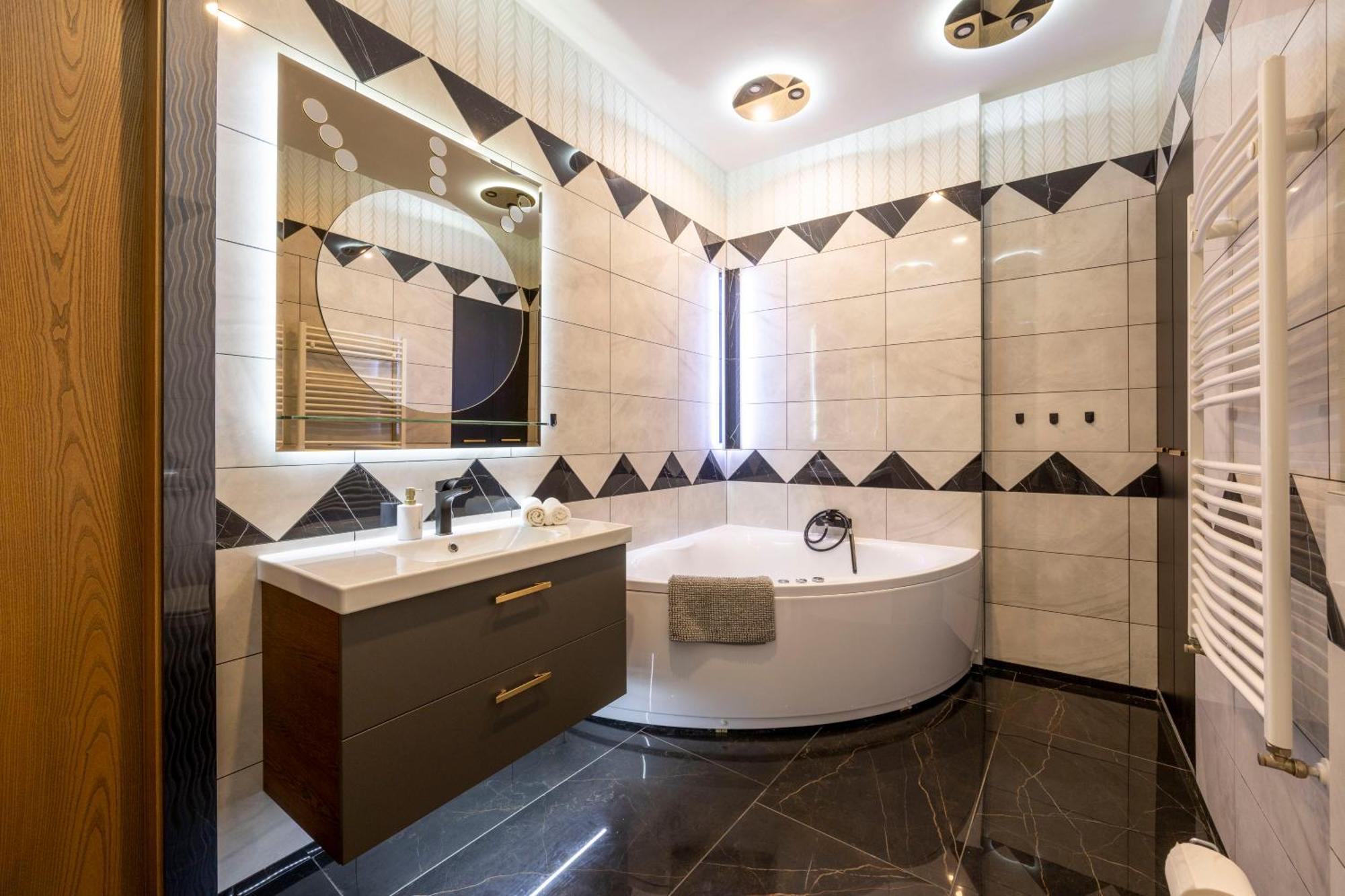 Luxury Royal By Prestige Homes Apartment *