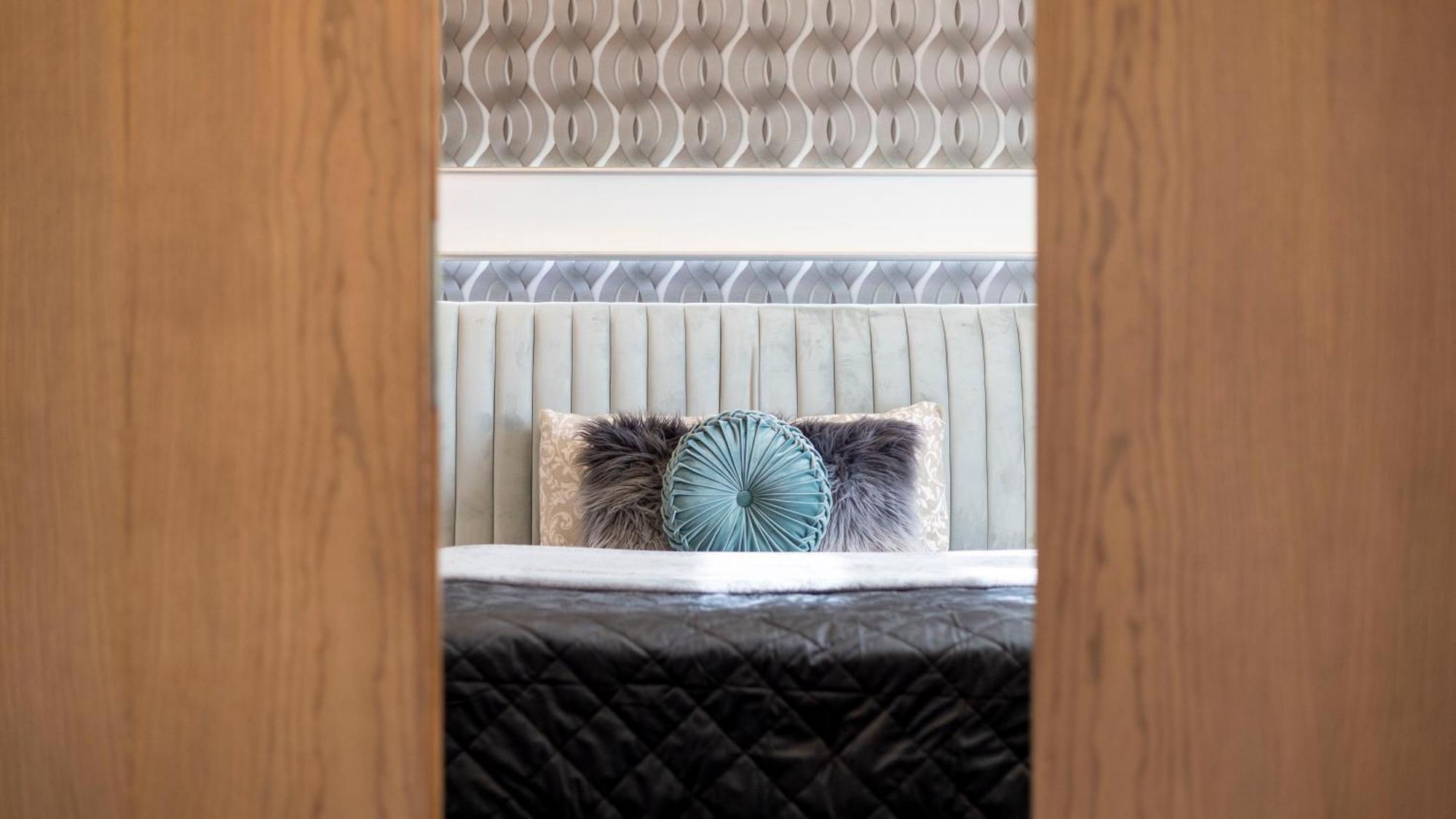 Luxury Royal By Prestige Homes Apartment *