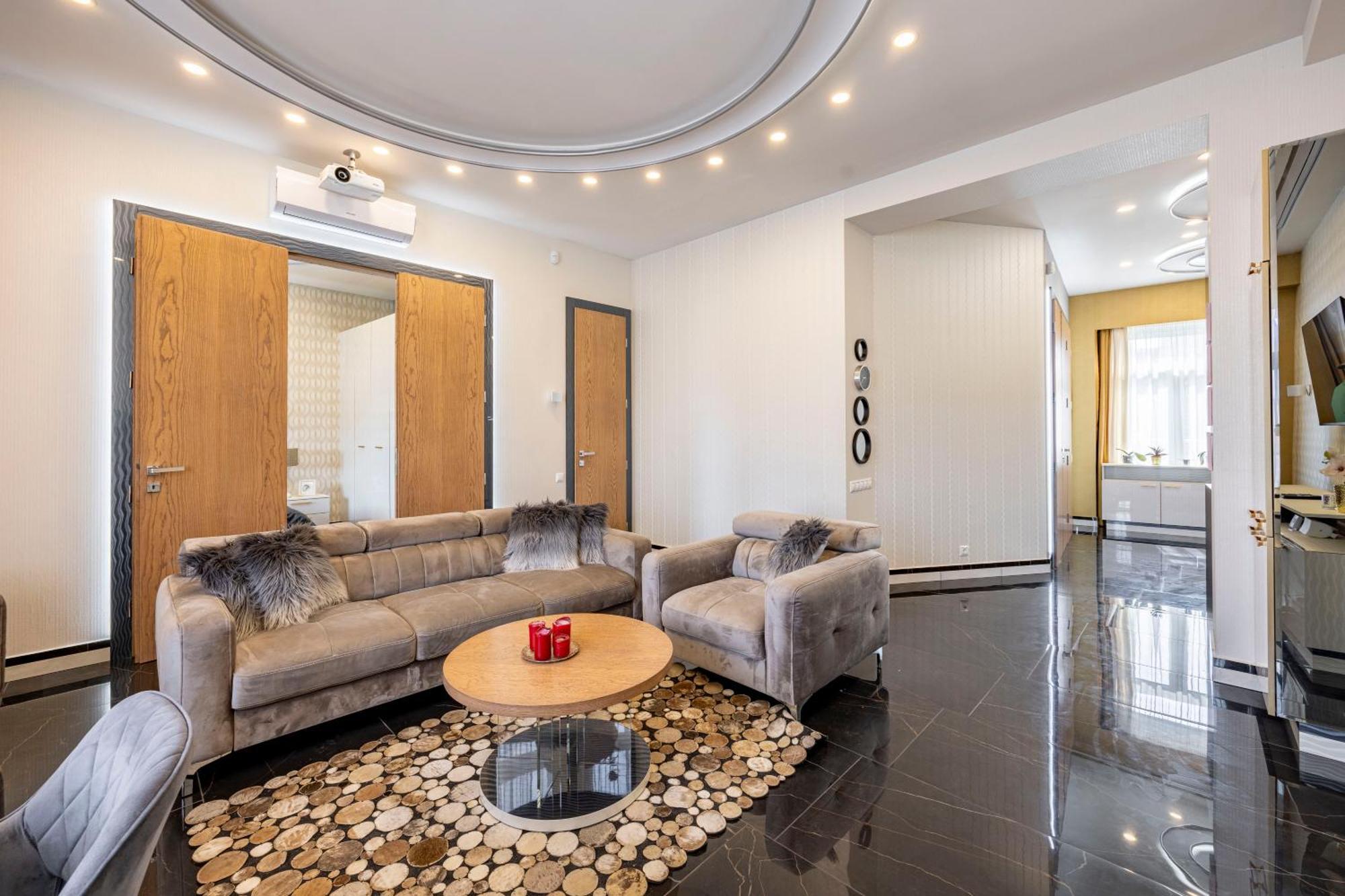 Apartment Luxury Royal By Prestige Homes *