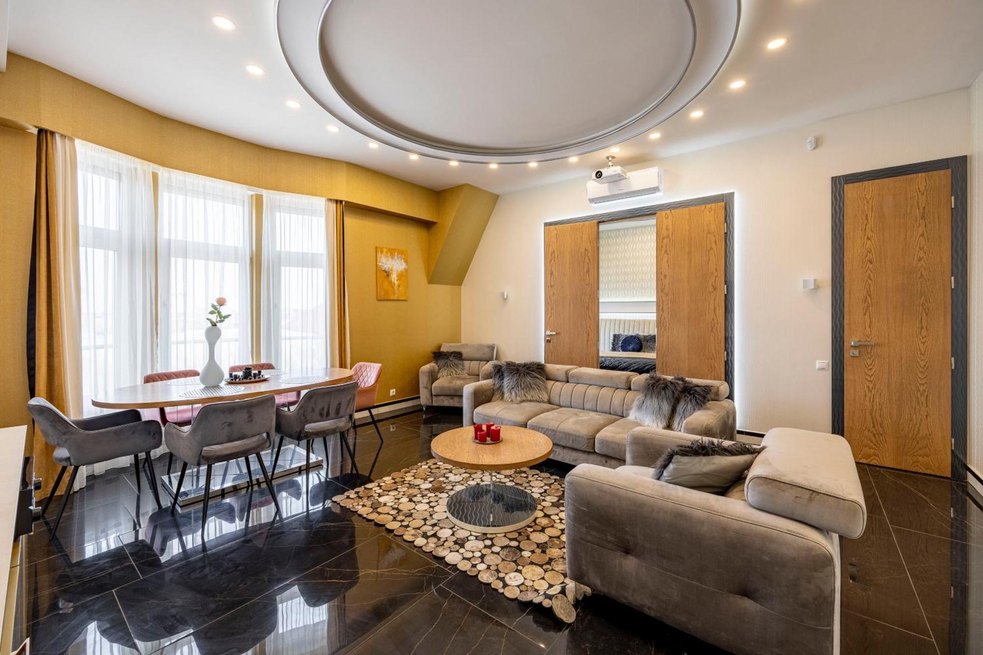 Apartment Luxury Royal By Prestige Homes